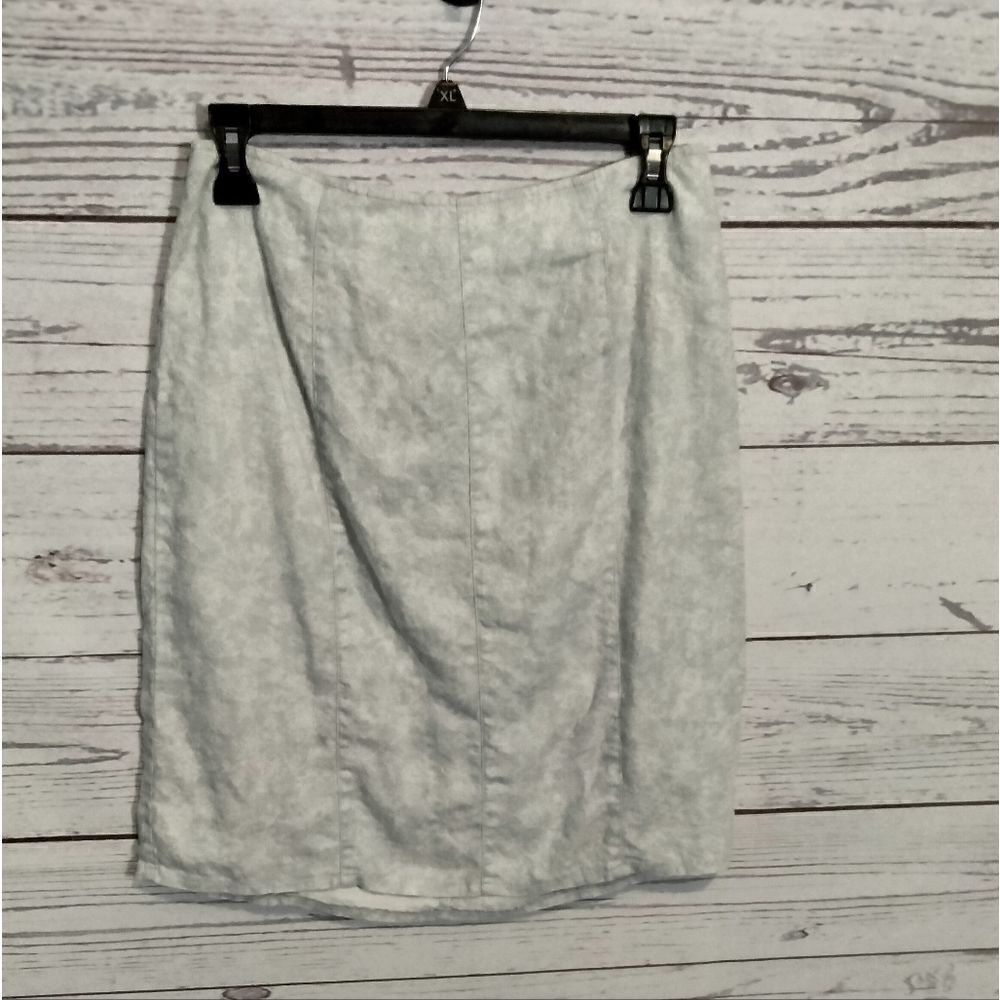 "Gap" woman's skirt  